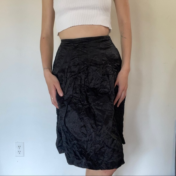 Silk wrinkle skirt - Picture 2 of 4